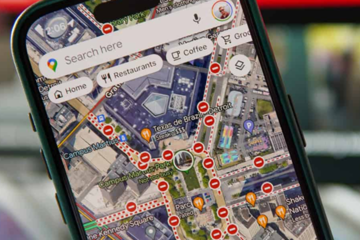 Google Maps is currently testing a new feature that promises great utility for iPhones running recent versions of iOS.