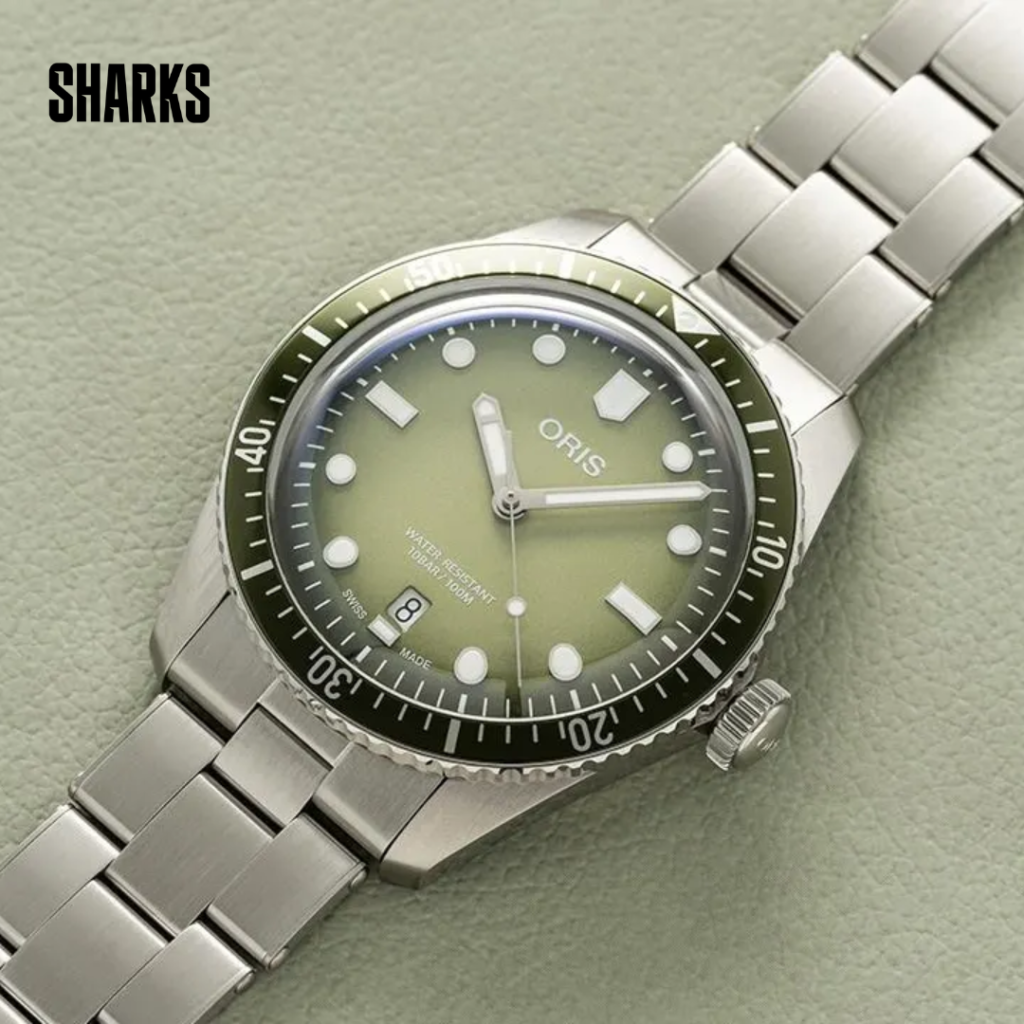 Oris introduces a pair of exquisite green dive watches: the Divers Sixty-Five, featuring their in-house caliber 400, with its groundbreaking move and retro charisma, and the Divers Sixty-Five Date 40.00 mm, which pays tribute to the brand's natural surroundings in Hölstein, Switzerland.