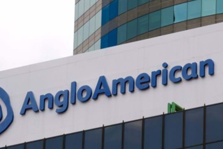 Shares in Anglo American dropped 3% on Monday after the miner suspended production at its Grosvenor steelmaking coal mine in Australia following an underground blaze that broke out over the weekend.