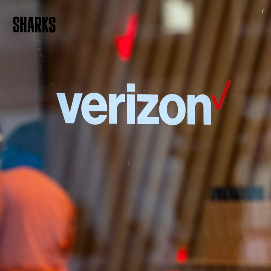 Verizon Communications announced a failure in its quarterly revenue projections on Monday, owing to a decline in phone upgrades.