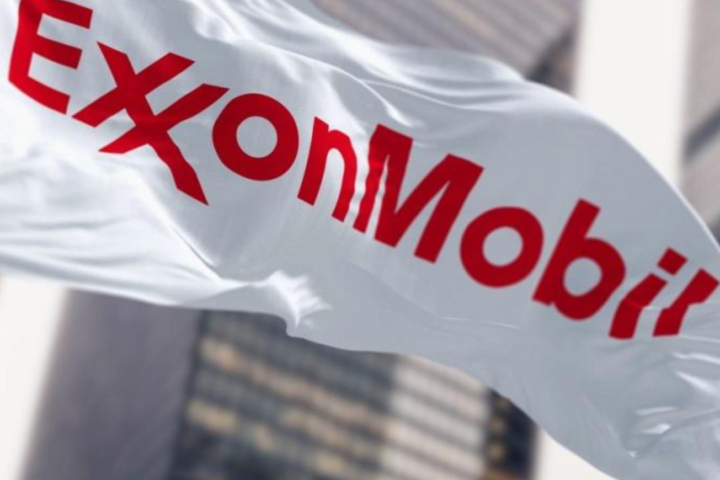 Exxon Mobil recorded an outstanding second-quarter profit of $9.2 billion, far above analysts' estimates.