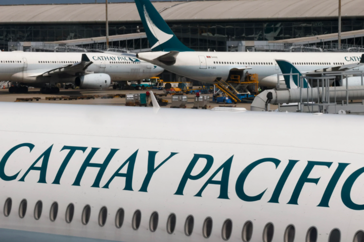 Cathay Pacific Airways is inspecting its whole fleet of Airbus A350 jets following an engine part failure.